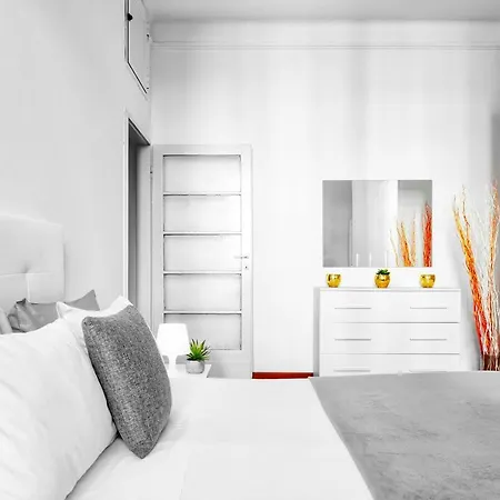 Flat Near Station Apartment